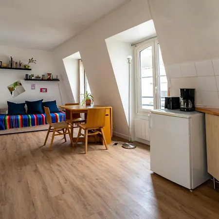 Cozy Parisian Nest, Ideal For Getaway Or Work Apartment