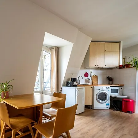 Cozy Parisian Nest, Ideal For Getaway Or Work