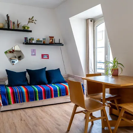 Cozy Parisian Nest, Ideal For Getaway Or Work Apartment